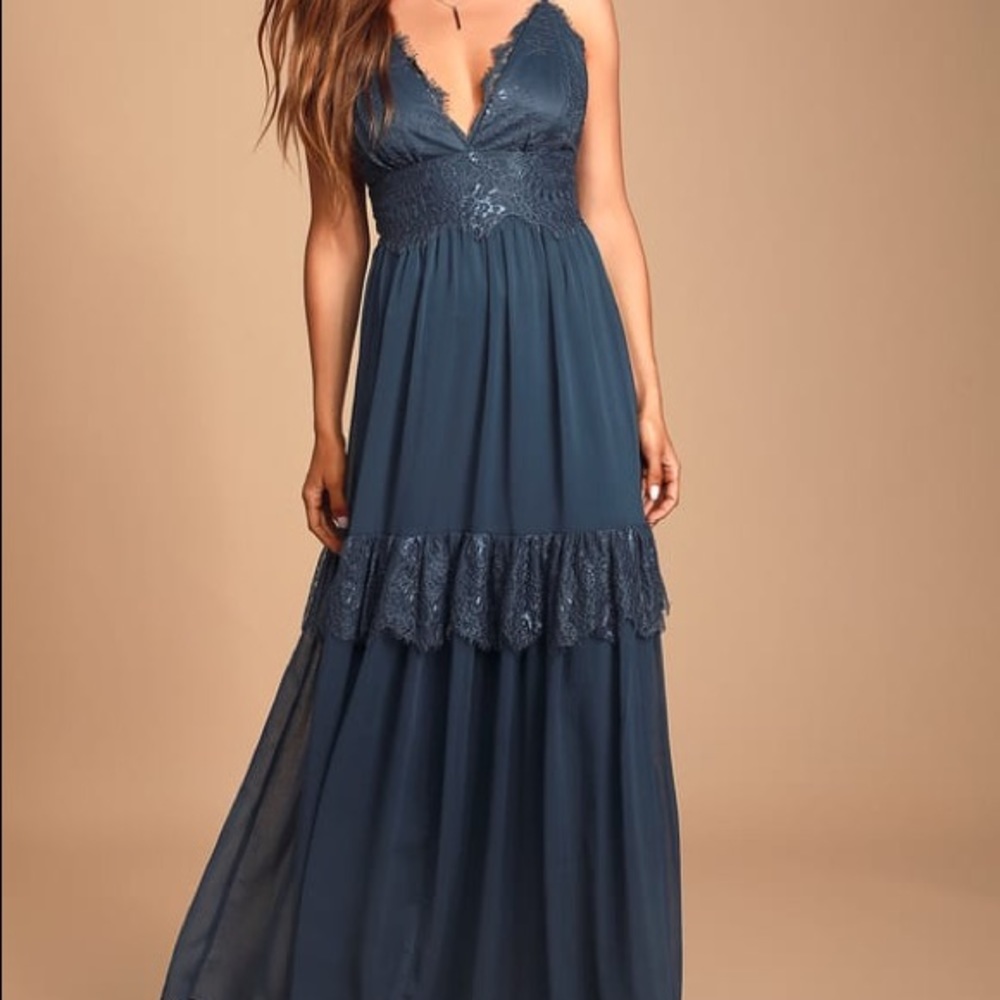 BNWT Lulu’s Dream About Me Lace Maxi Dress - Navy